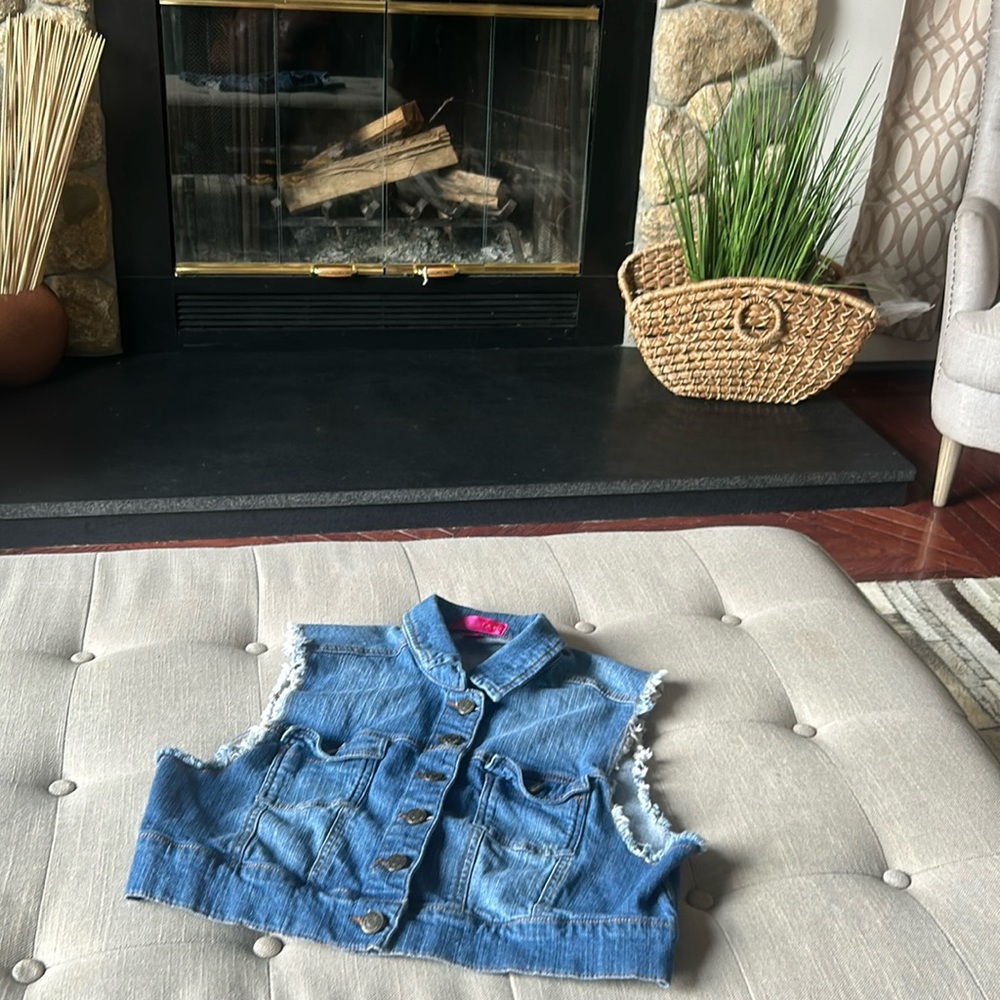 Tinseltown Denim Couture‎ Cropped Fitted Vest